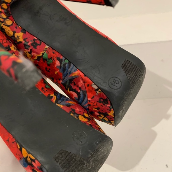 Xhiliration Floral Pumps Size 9.5 - Picture 4 of 6